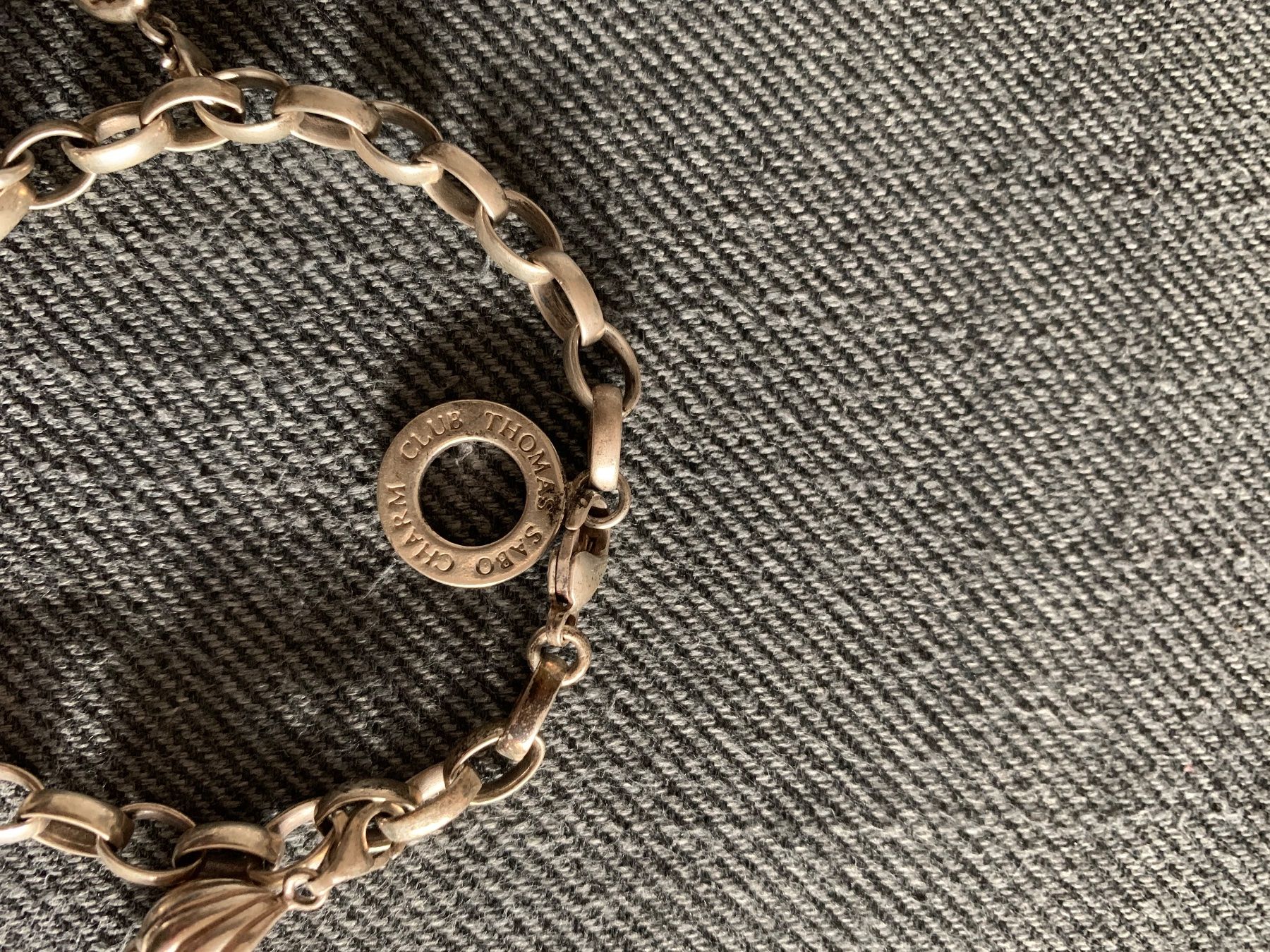 Thomas Sabo Armbänder & -reifen: Thomas Sabo Charm Armband mit Anhänger – Gebraucht aus Zollikofen von Sommer123 1