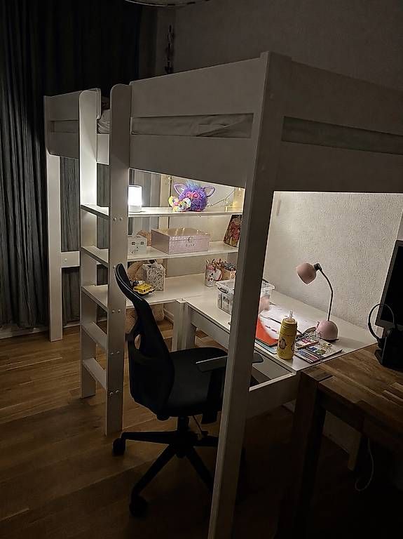 Betten: Hochbett mit Schreibtisch – Gebraucht aus Ostermundigen von nor_h8xy