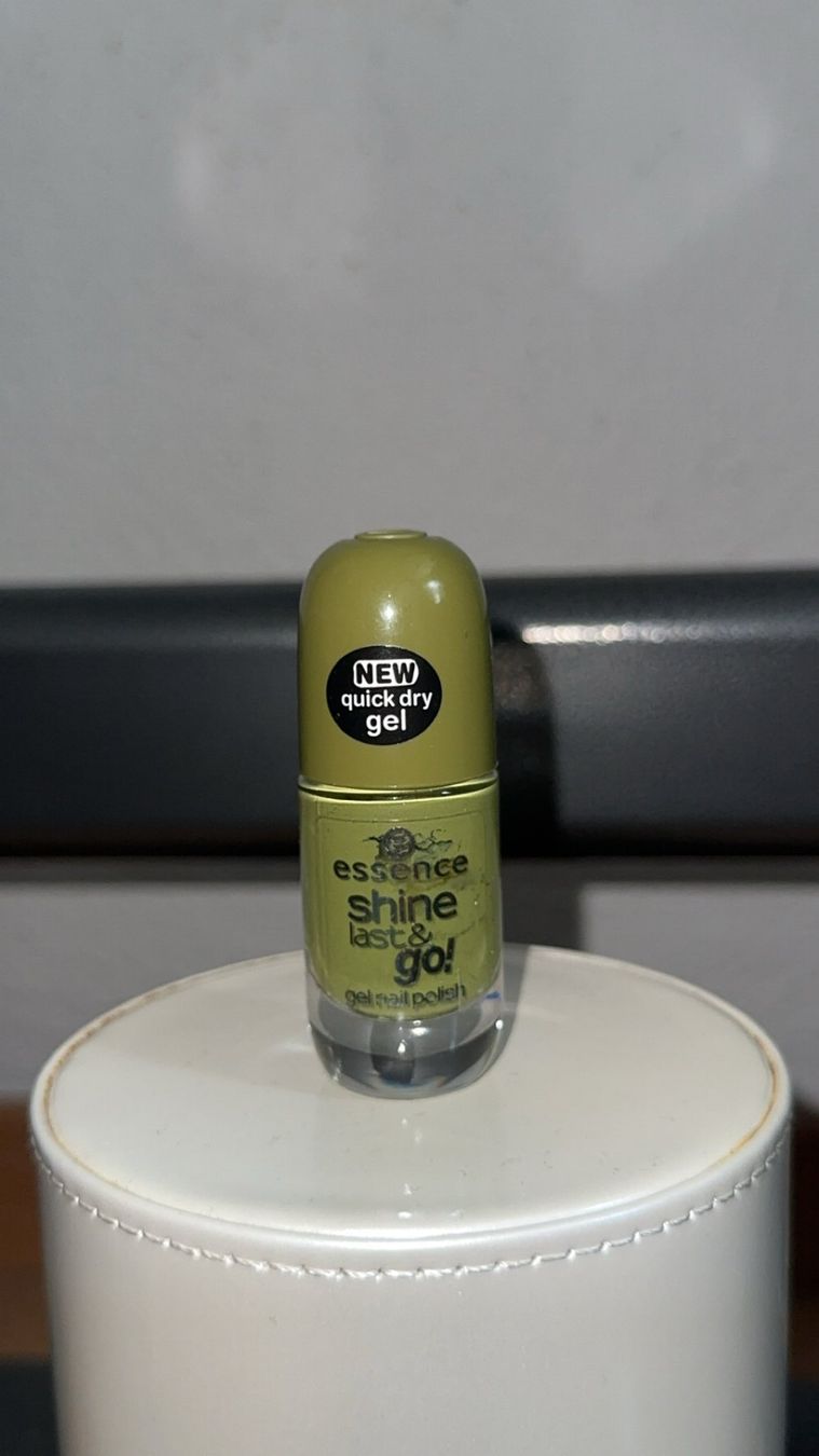Nagellack: Essence Nagellack - giftgrün – Gebraucht aus Oftringen von tola19