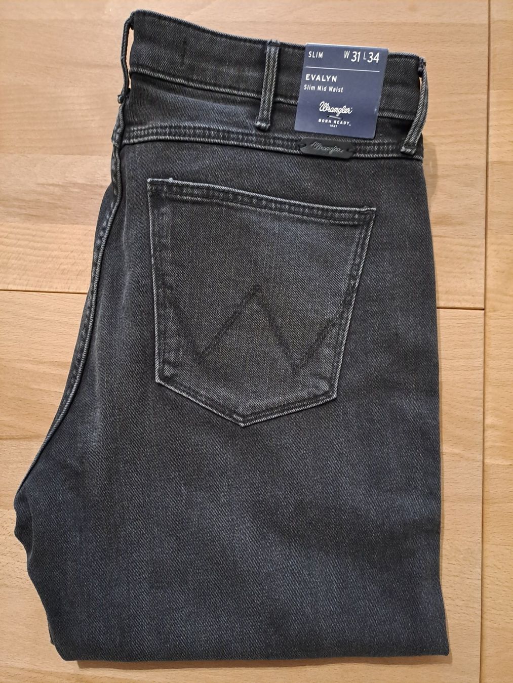 Jeans: Wrangler Evalyn Slim W31 L34 – Neu und originalverpackt aus Meyrin von dijin