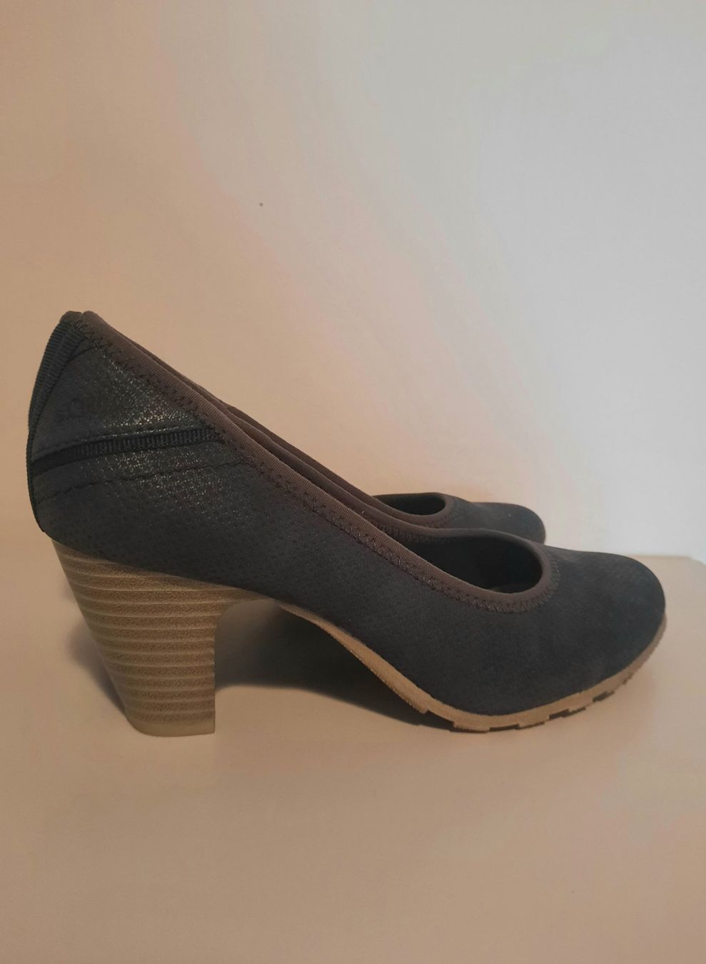 Scarpe da donna: Damenschuh mit absatz – Usato da Zürich venduto da ONVA-RE-USE 1
