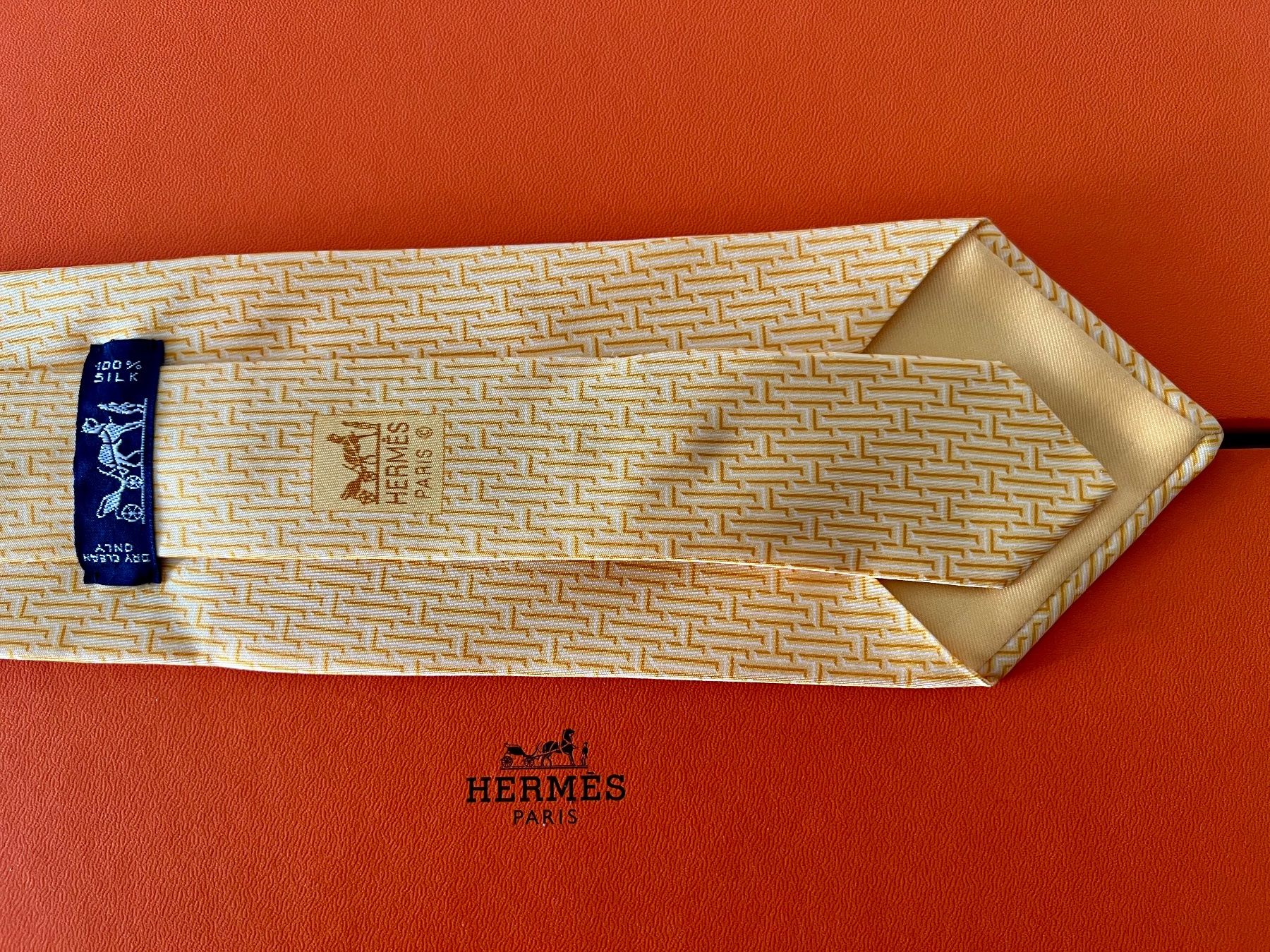 Hermès Cravates: Cravate HERMES-Paris „Offset H“ - avec box original – Neuf (Voir description) à Le Mont-sur-Lausanne par luxurylover 2