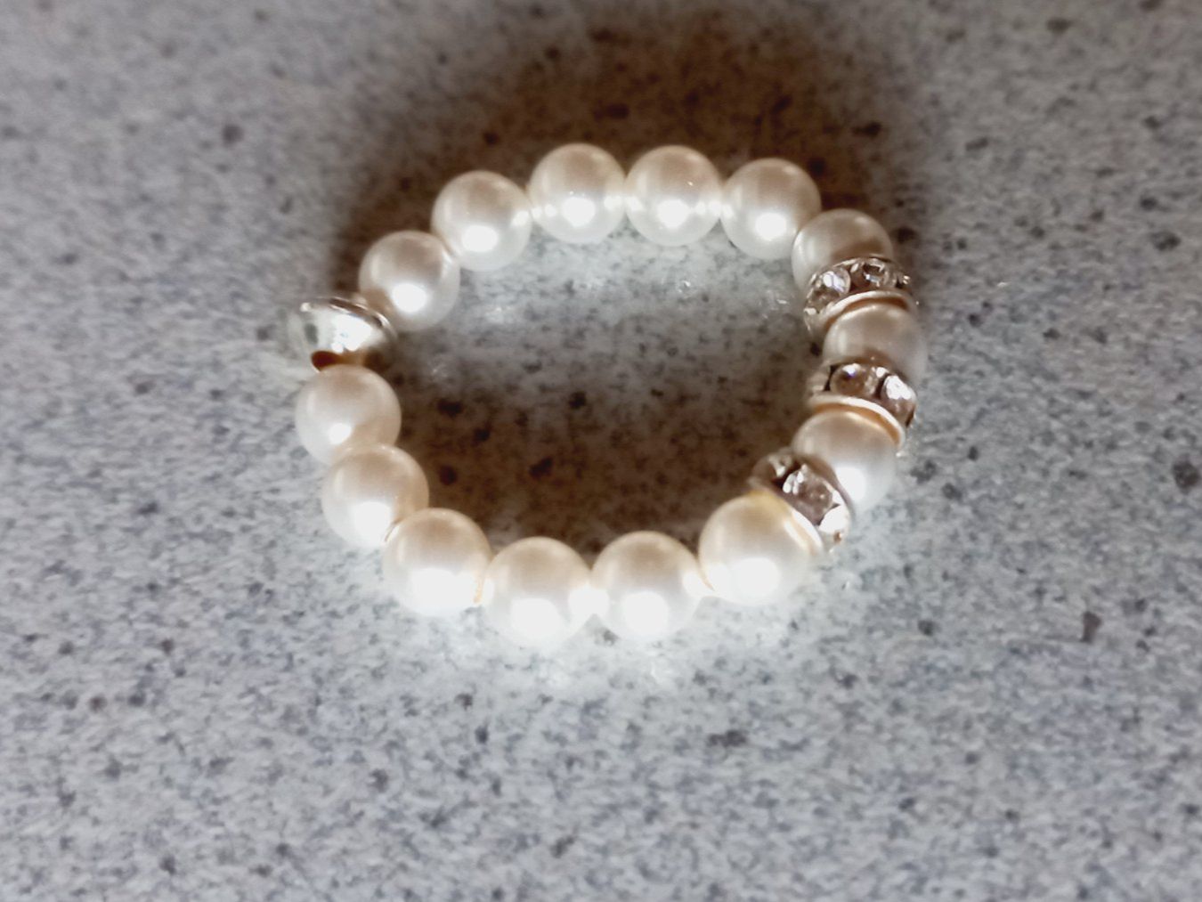 Swarovski Anelli: Swarovski Elastic-Band Fingerring Grösse 53 – Nuovo e nell'imballaggio originale da Winistorf venduto da acreativ2