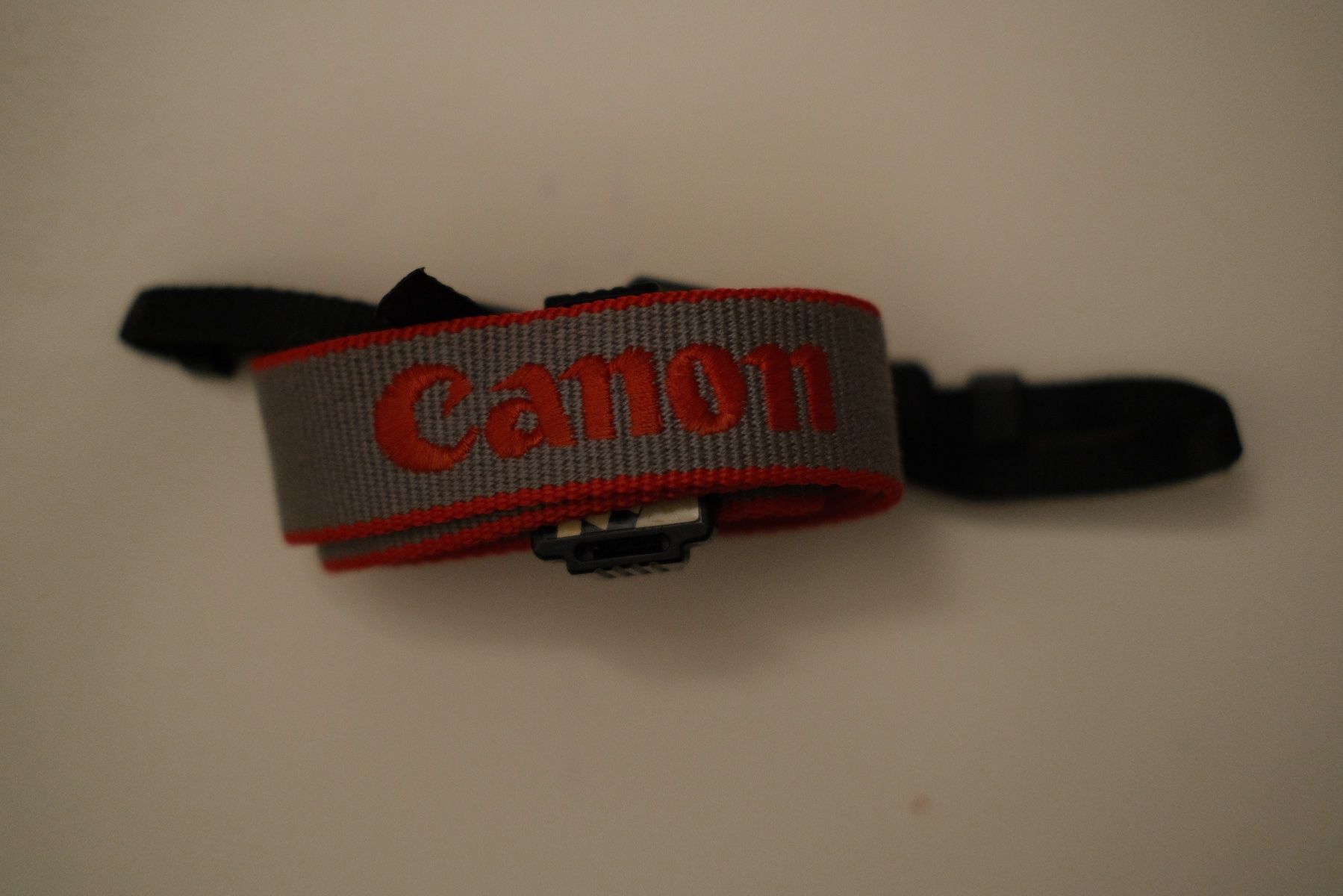 Canon Altri Accessori: Cinghia Canon vintage – Usato da Massagno venduto da mir_7p7t