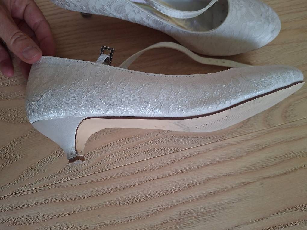Damenschuhe: Hochzeitsschuhe mit Absatz und Ballerina – Gebraucht aus Vella von AnMarc93 3