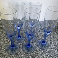 5er Set: Elegante Sektgläser mit blauem Fuss - Festlich!