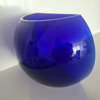 Vase Glas H. 20 cm. B. 26,5 cm Blau