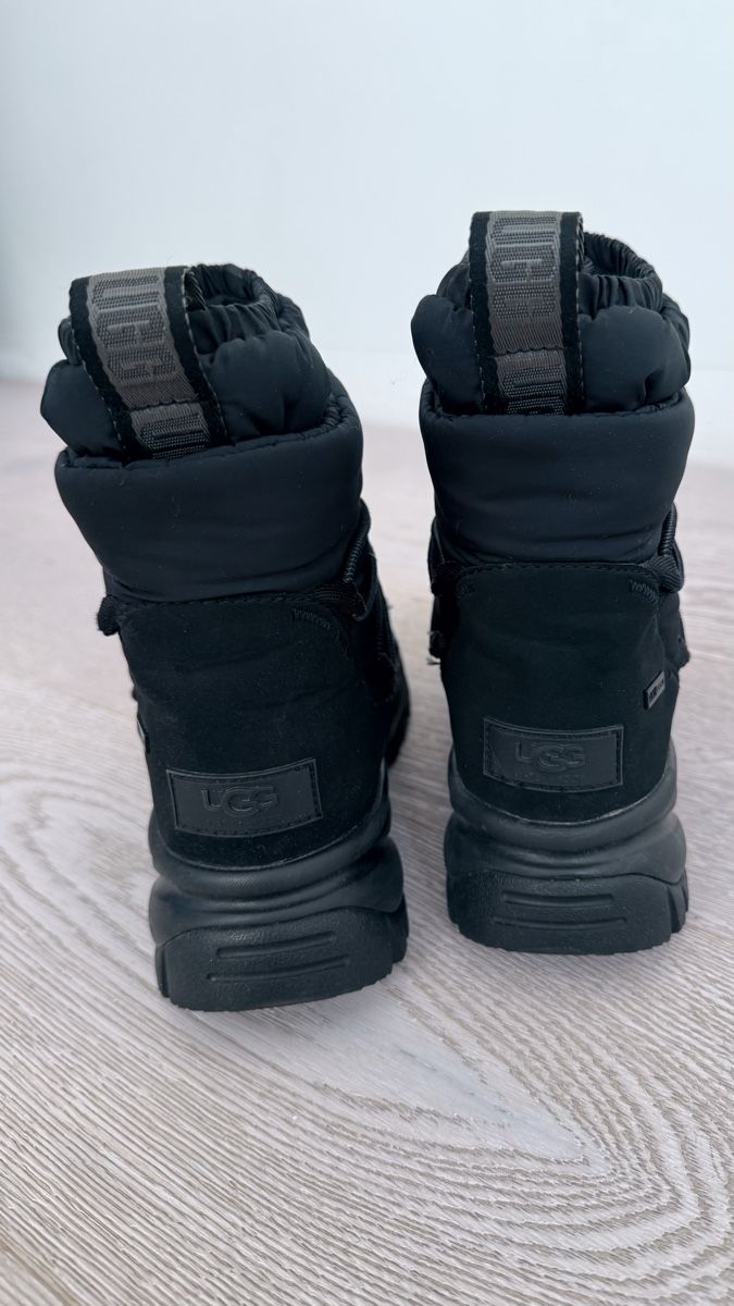 Ugg Scarpe da uomo: Bottes de neige – Usato da Bassins venduto da oal_q2gl 2