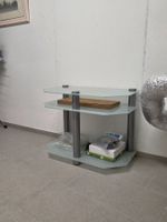 Glas-TV-Möbel mit 3 Etagen, modern, gut erhalten
