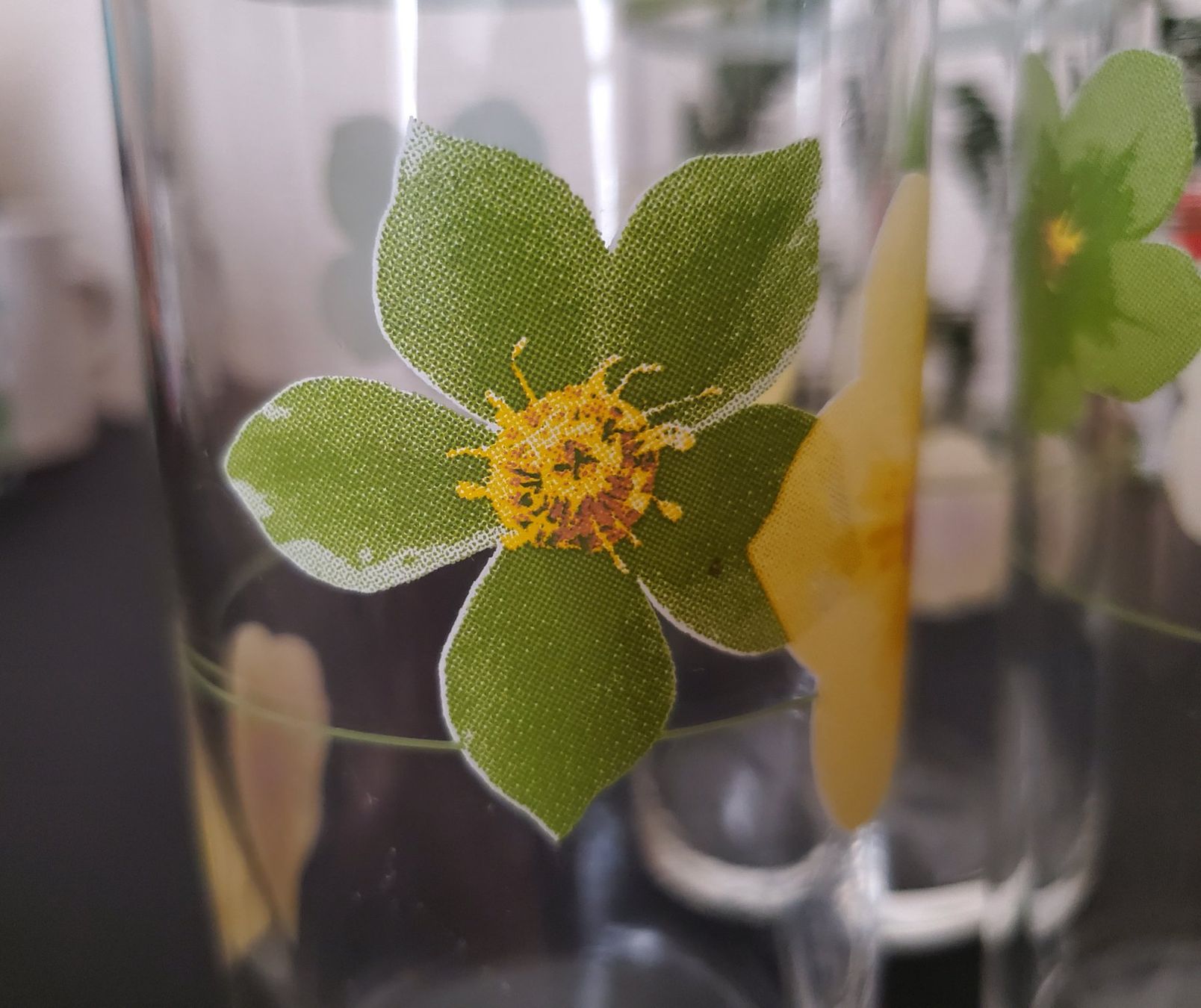 Gläser: 3 verres hauts décor floral – Gebraucht aus Rennaz von La_malle_du_dauphin 1