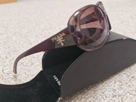 Braune Prada-Sonnenbrille mit Originaletui
