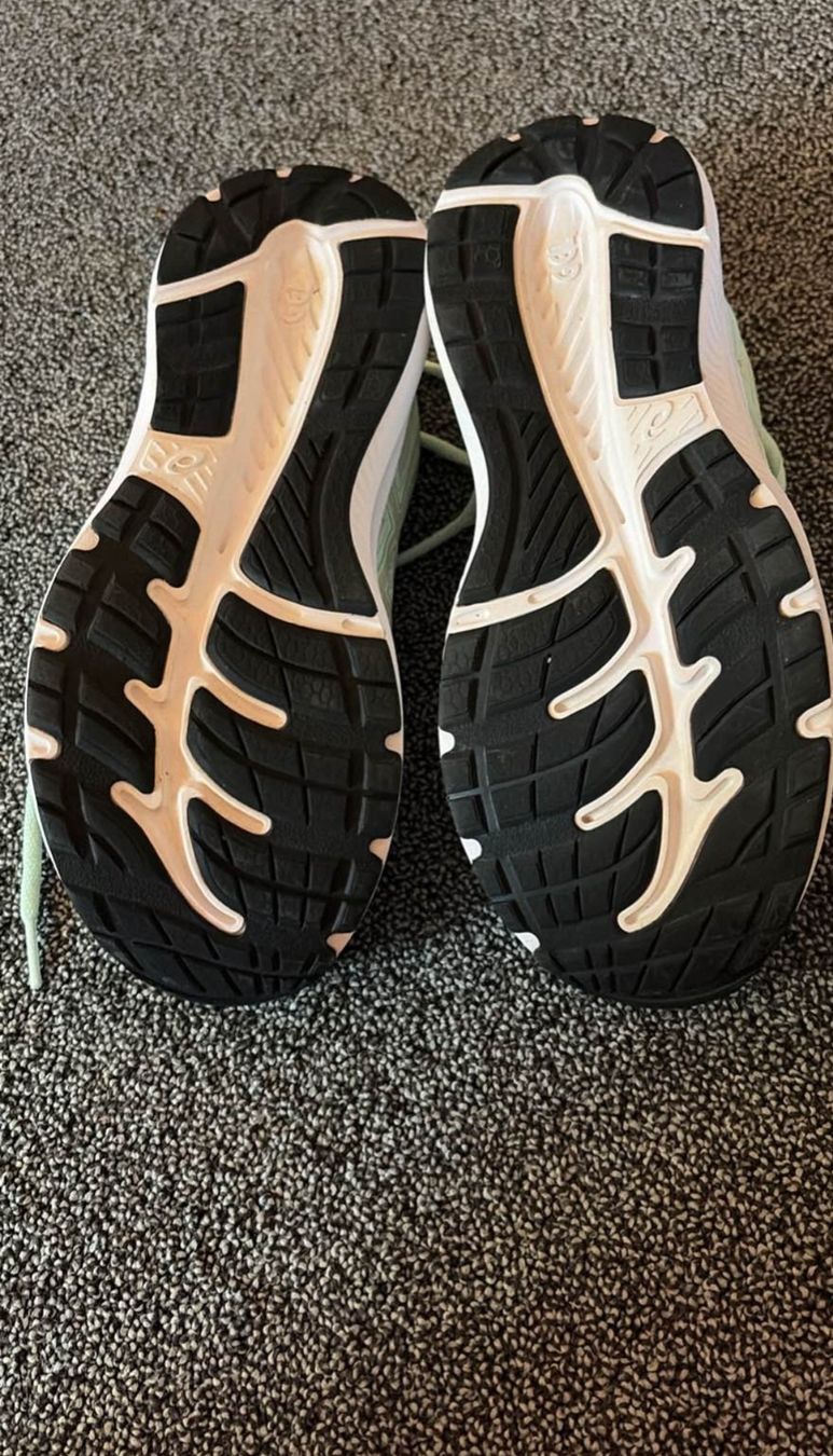 Asics Scarpe da donna: Asics shoes in size 37 – Usato da Zürich venduto da ker_l5wm 1