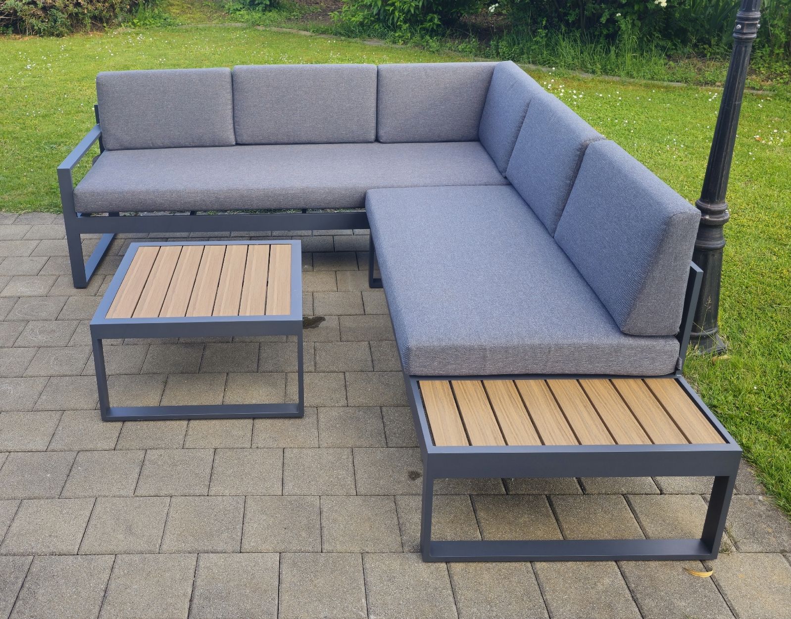 Divani: Gartenlounge mit Beistelltisch – Usato da Etzgen venduto da VierRingeA6 2