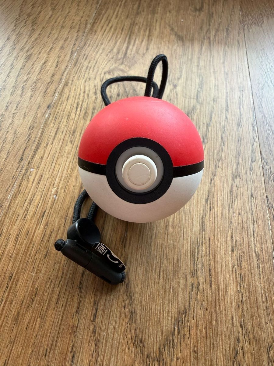 Nintendo Manettes: Pokeball-Controller / Nintendo Switch – D'occasion à Läufelfingen par Seraphim13 1