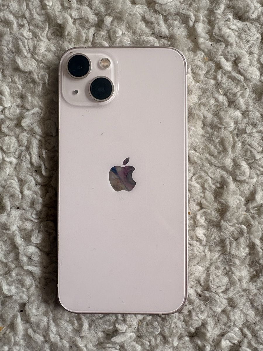 Apple Handys / Smartphones: Apple iPhone 13 128 GB mit Schutzhülle – Gebraucht aus Zermatt von 0789247192