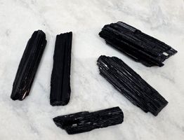 5 schwarze Turmalin Stücke 461g
