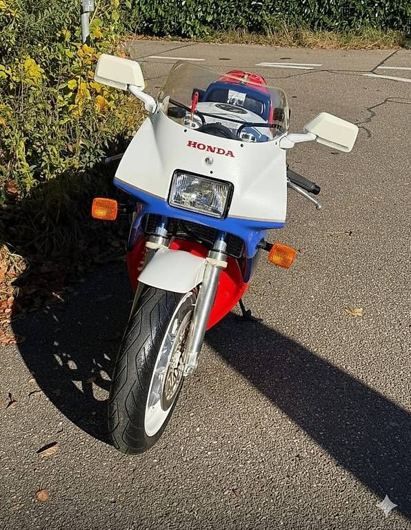 Strada: Honda RC30 VFR750R – Usato da Binz venduto da isi_xm77 3