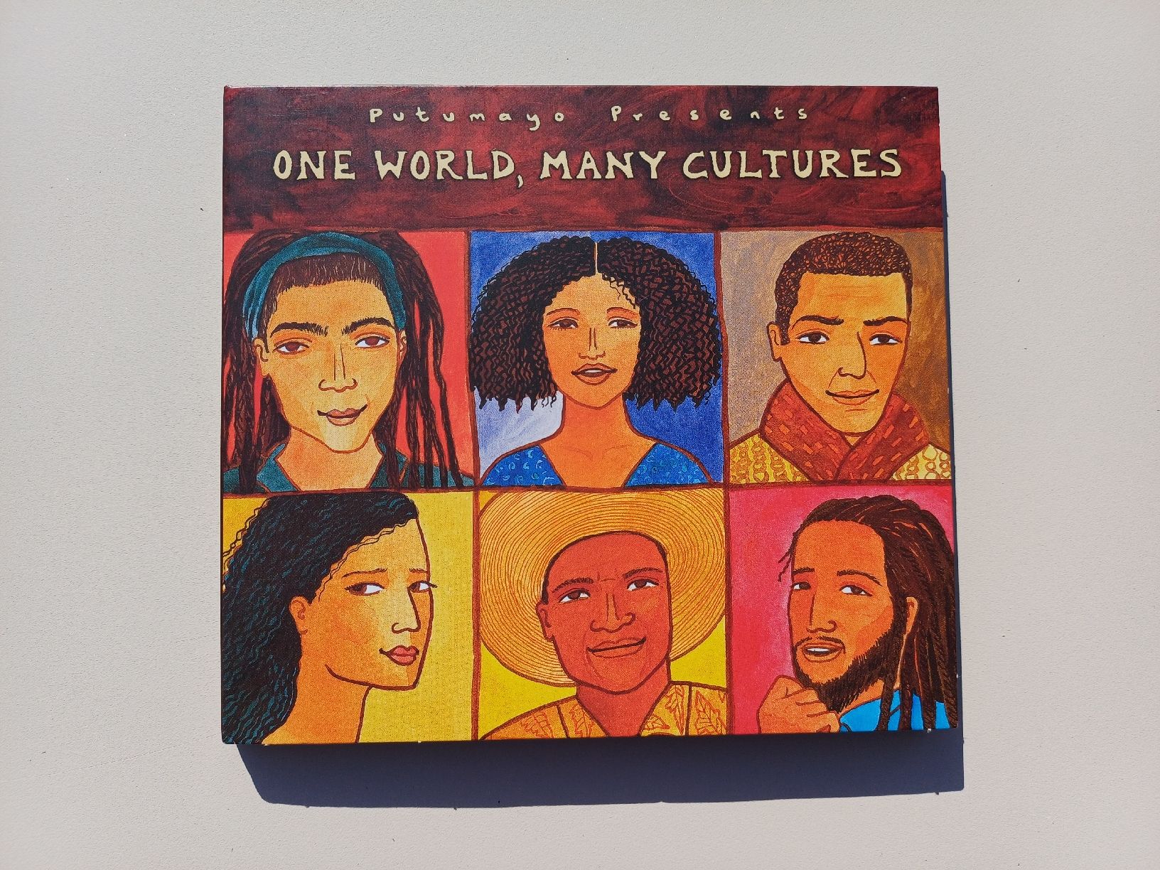 CD: Putumayo presents "One World, many Cultures" CDdigipack neuf – Nuovo (secondo la descrizione) da Begnins venduto da Drastic-Sound
