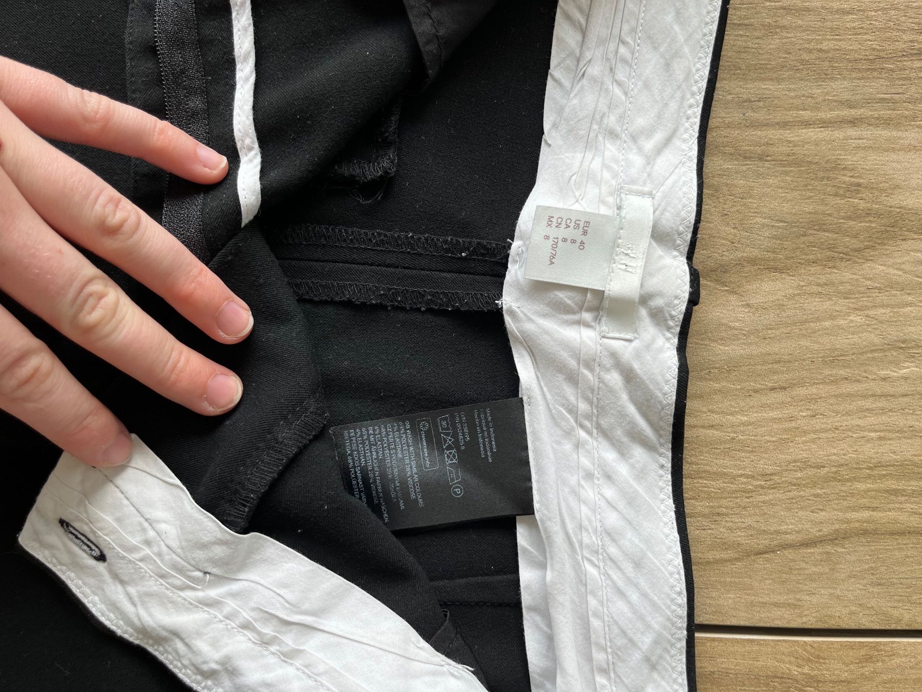 H&M Pantaloni: Anzugshose schwarz H&M – Usato da Zuzwil SG venduto da dieschnellemichelle 4