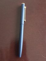 Edle Kugelschreiber in Blautönen, perfekt für Notizen!