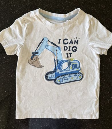 T-Shirt C&A Bagger Motiv Grösse 98cm neuwertig