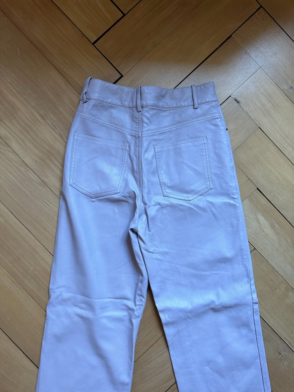 Zara Hosen: ZARA - Kunstleder Hose lila S – Gebraucht aus Zürich von Diazaio 2