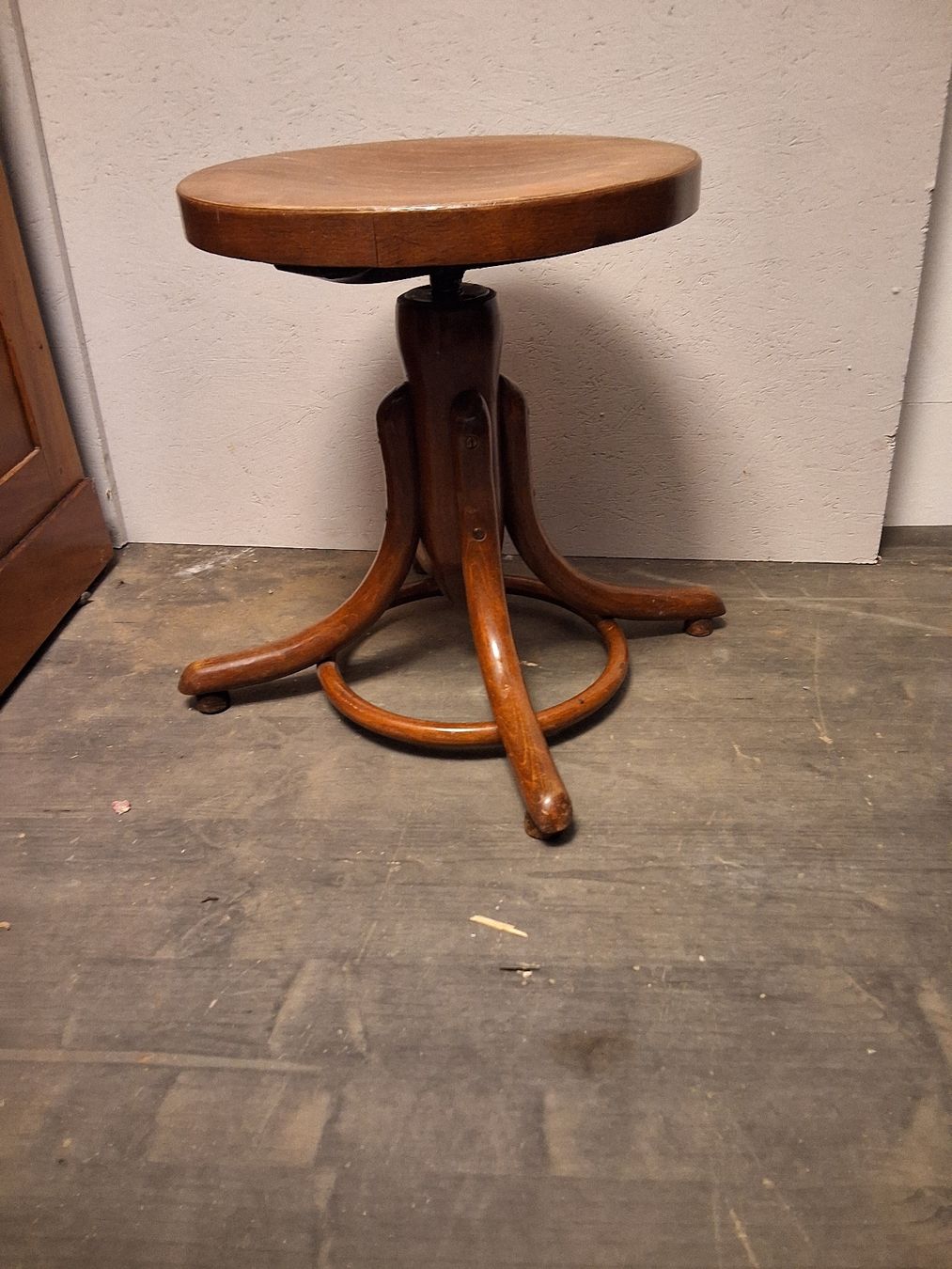 Sedie: antiker Pianostuhl – Usato da zofingen venduto da Blume14 1