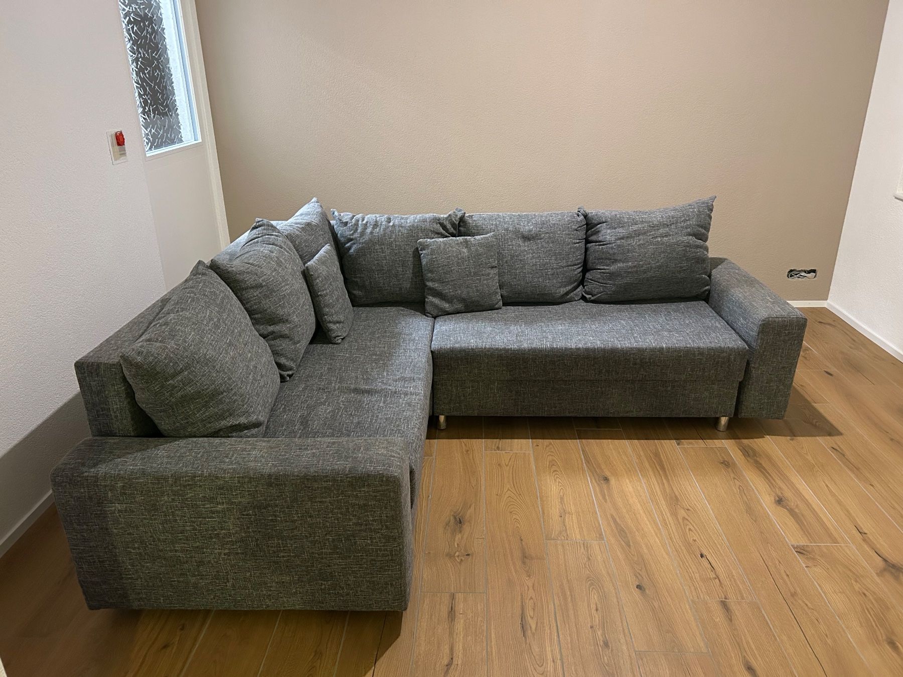 Divani: Sofa, zum Bett umbaubar – Usato da Kleindöttingen venduto da Demon4 1