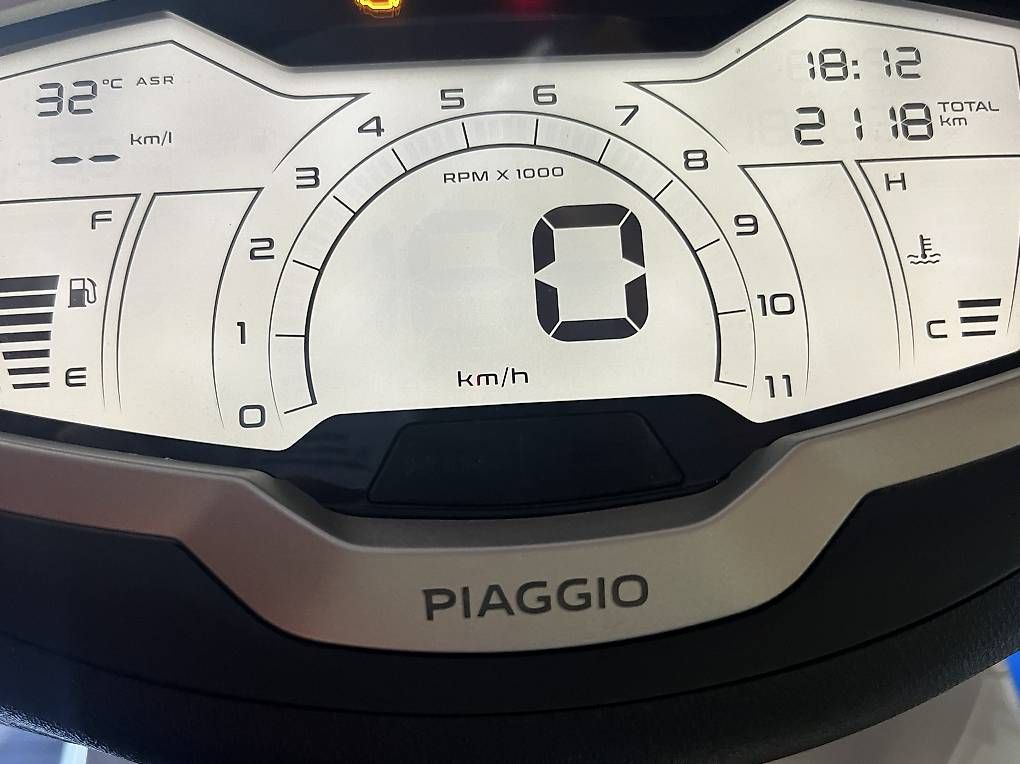 Scooters: Piaggio Beverly 300 ccm – Gebraucht aus Seuzach von kho_g9g9 1