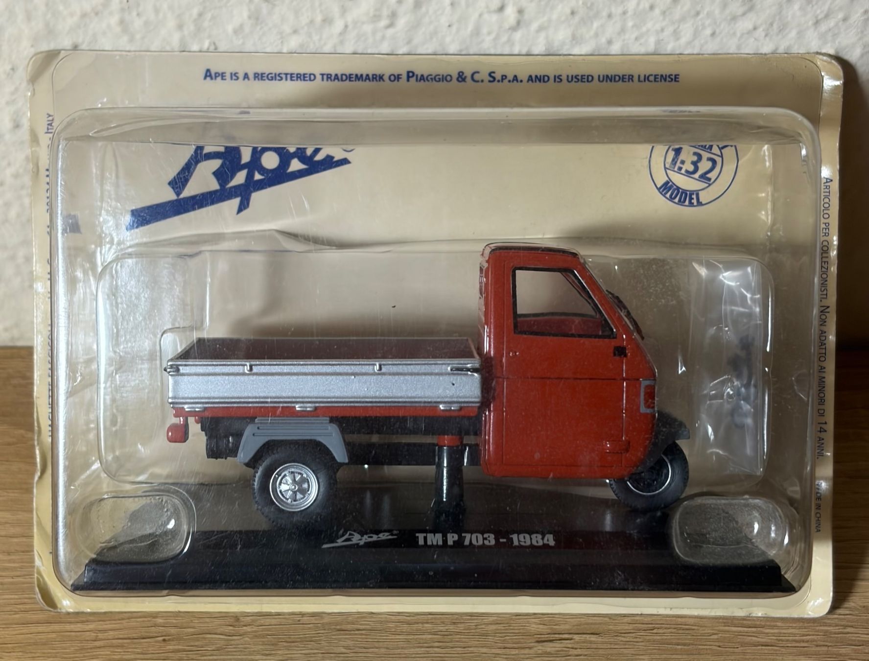 Kit di modellismo & Modellini statici: Piaggio Ape TM P 703 1984 Hachette 1/32 – Nuovo e nell'imballaggio originale da Thusis venduto da chur_city