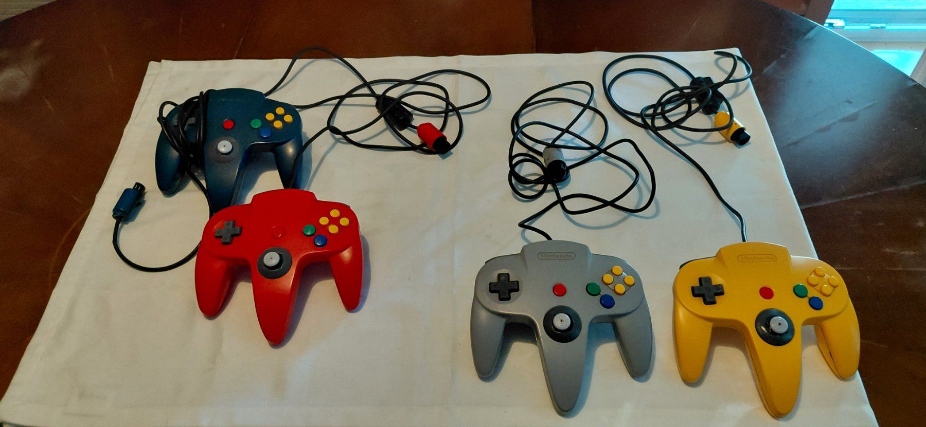 Nintendo Consoles: Nintendo 64 Controller Preis pro Stück – D'occasion à Gretzenbach par Uli1980