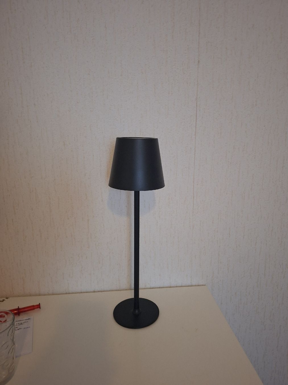 Lampade: Lampe de table LED design noir. – Usato da Genève venduto da pau_tnd9 1