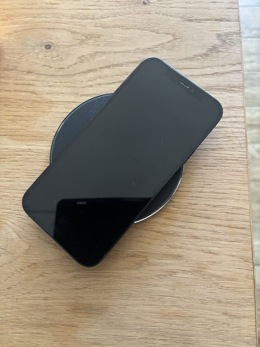 Apple Telefoni cellulari / Smartphones: Apple iPhone 12 128 GB schwarz  – Usato da Holderbank AG venduto da daniwase01 7