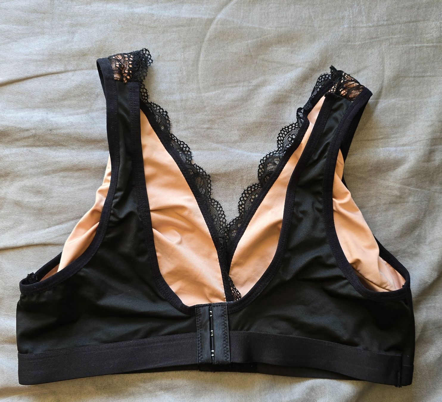 Sonstige Unterwäsche: BH Spitze Schwarz Nude Grösse XXL – Gebraucht aus Meggen von everydaysale 1
