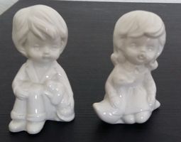 2 Porzellanfiguren / Mädchen + Junge