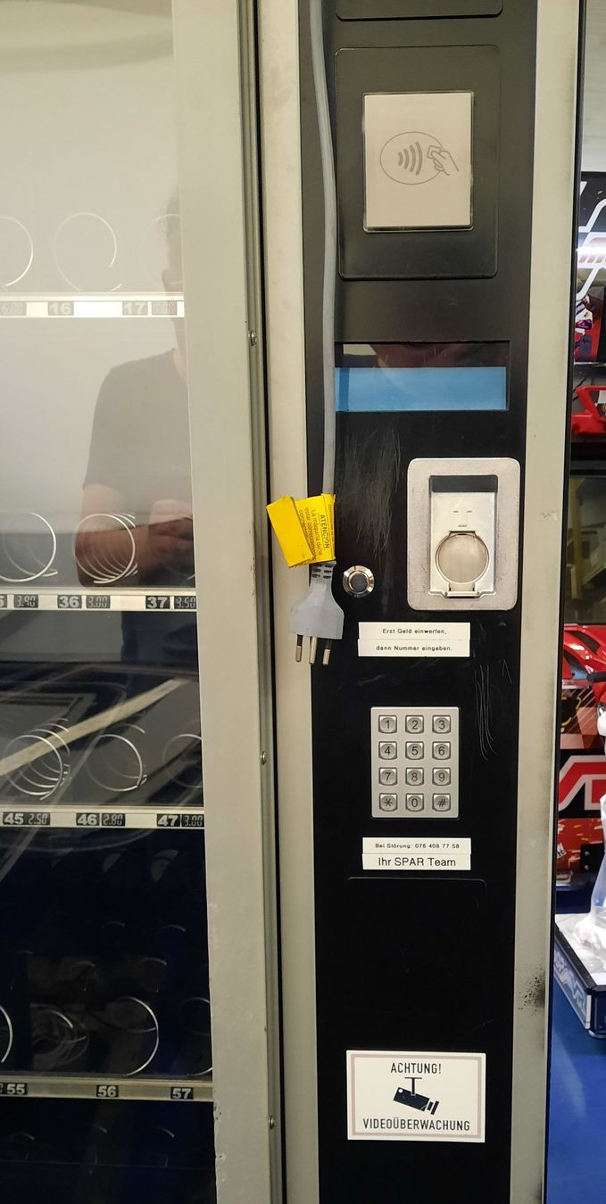 Altro per Gastronomia & Hotel: Warenautomat von Sanden Vendo – Usato da Zeiningen venduto da VSA-AG 1