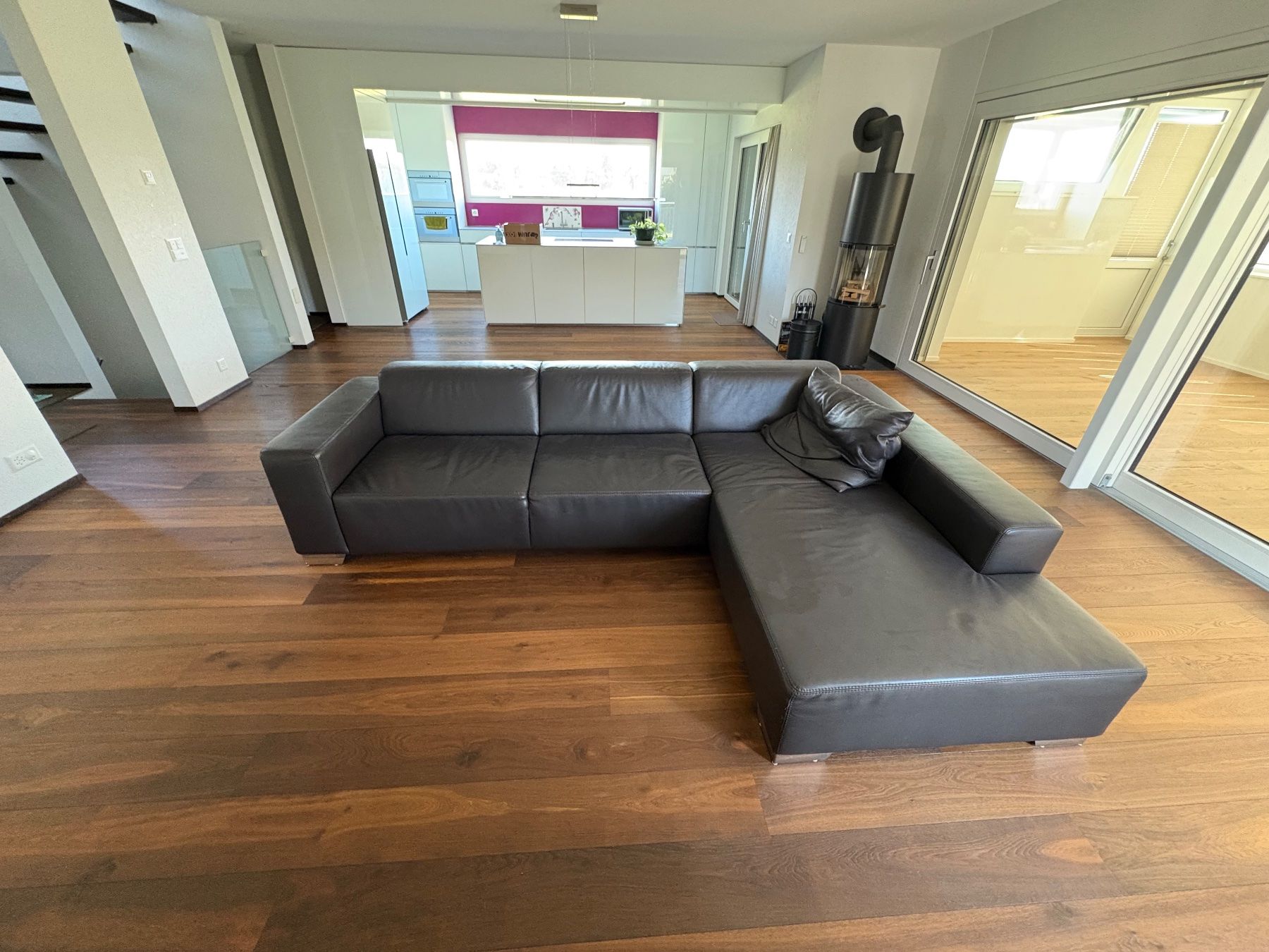 Sofas: Ecksofa aus Echtleder schwarz – D'occasion à Fribourg par DanielPascal
