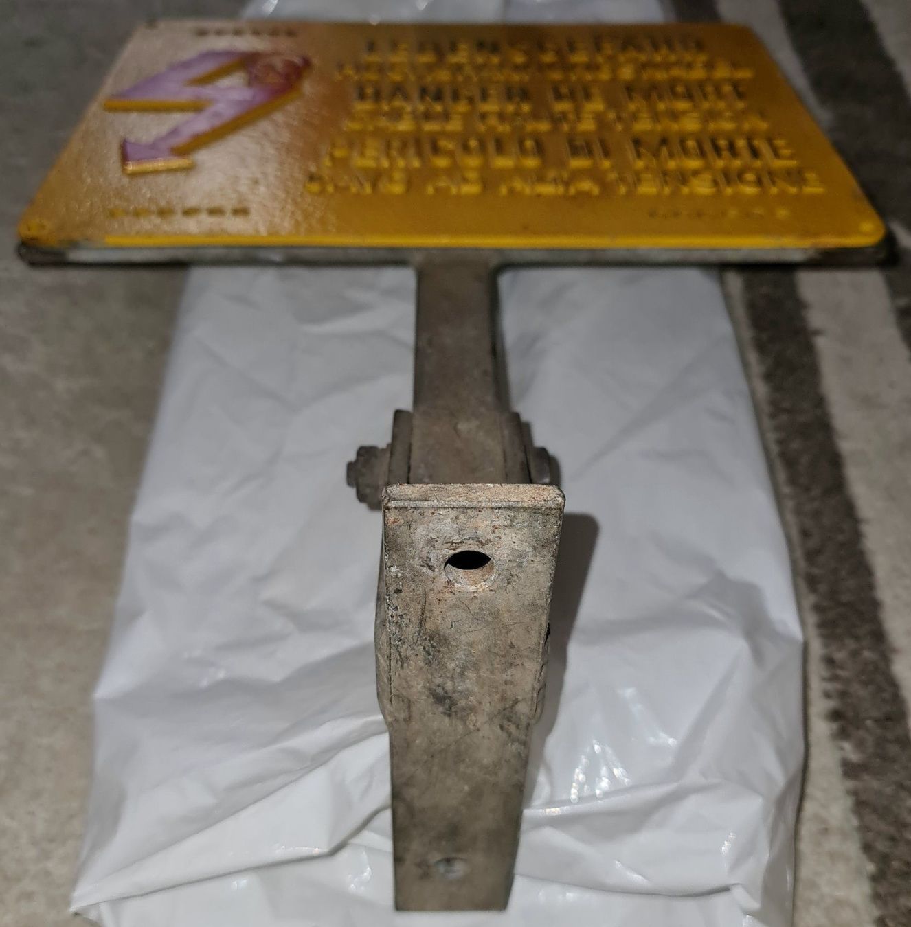 Insegne: Plaque danger de mort / métal léger – Usato da Cortaillod venduto da signep 1