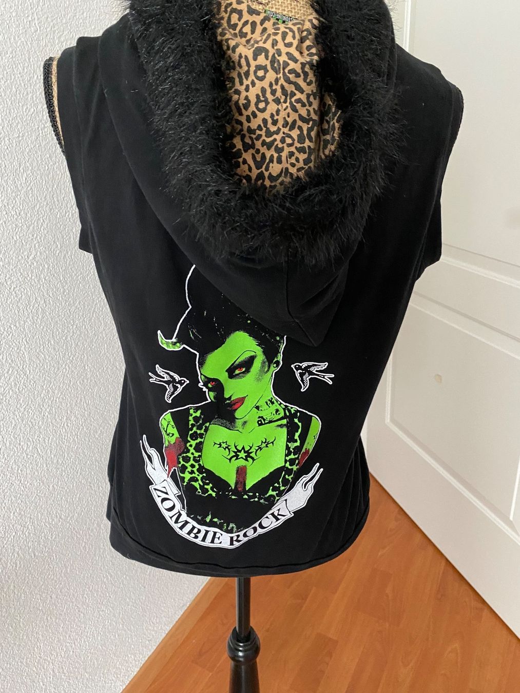 Gilet & Giacche senza maniche: Gilet Zombie Rock XL – Usato da Balsthal venduto da Uroby 2