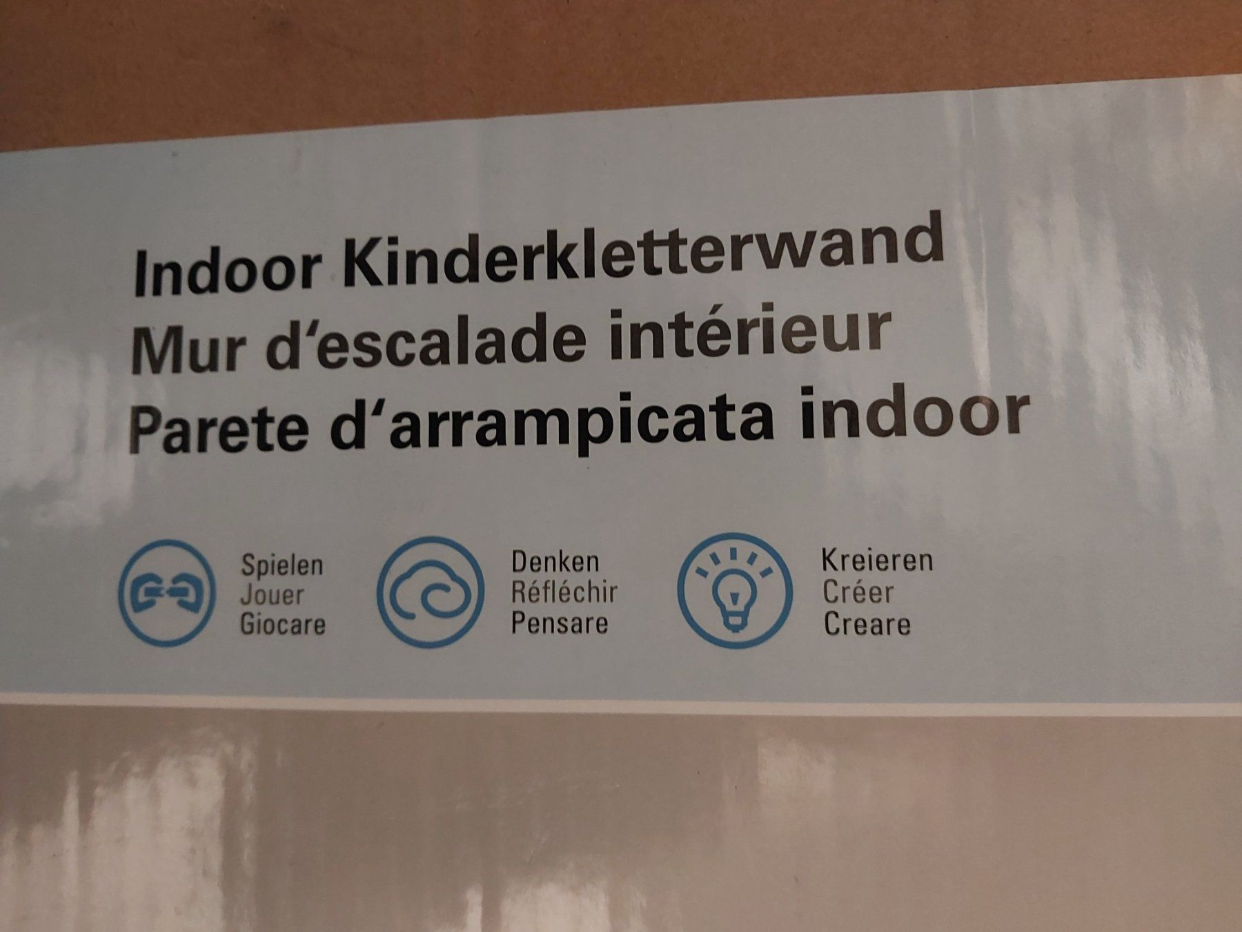 Pareti & prese d'arrampicata: Indoor Kinderkletterwand – Usato da Gelterkinden venduto da Chieshaneko 3
