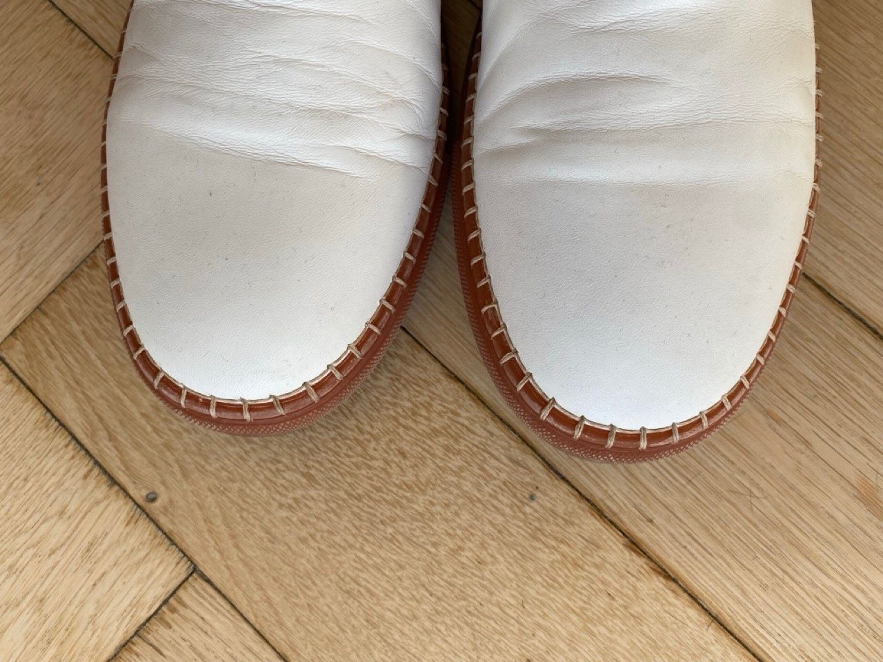 Navyboot Herrenschuhe: Navyboot Slipper, Leder, weiss, Gr. 42 – Gebraucht aus Lausanne von abie01 2