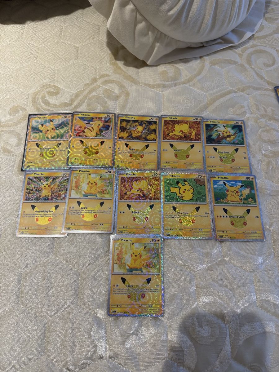 Pokémon Carte collezionabili: Pokemon pikachu 30th englisch – Nuovo e nell'imballaggio originale da Giubiasco venduto da GoldstarLord