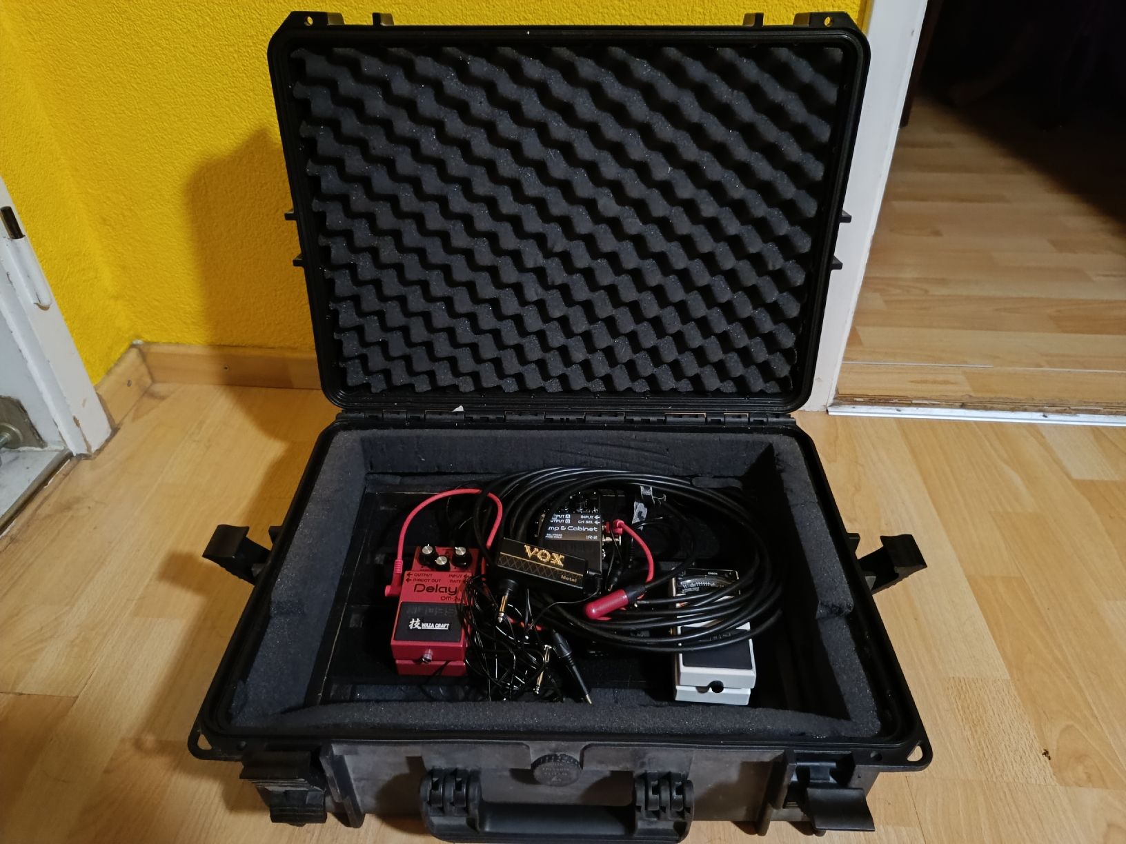 Strumenti musicali: Pedalboard mit Koffer – Usato da Biberist venduto da Belzebu 2