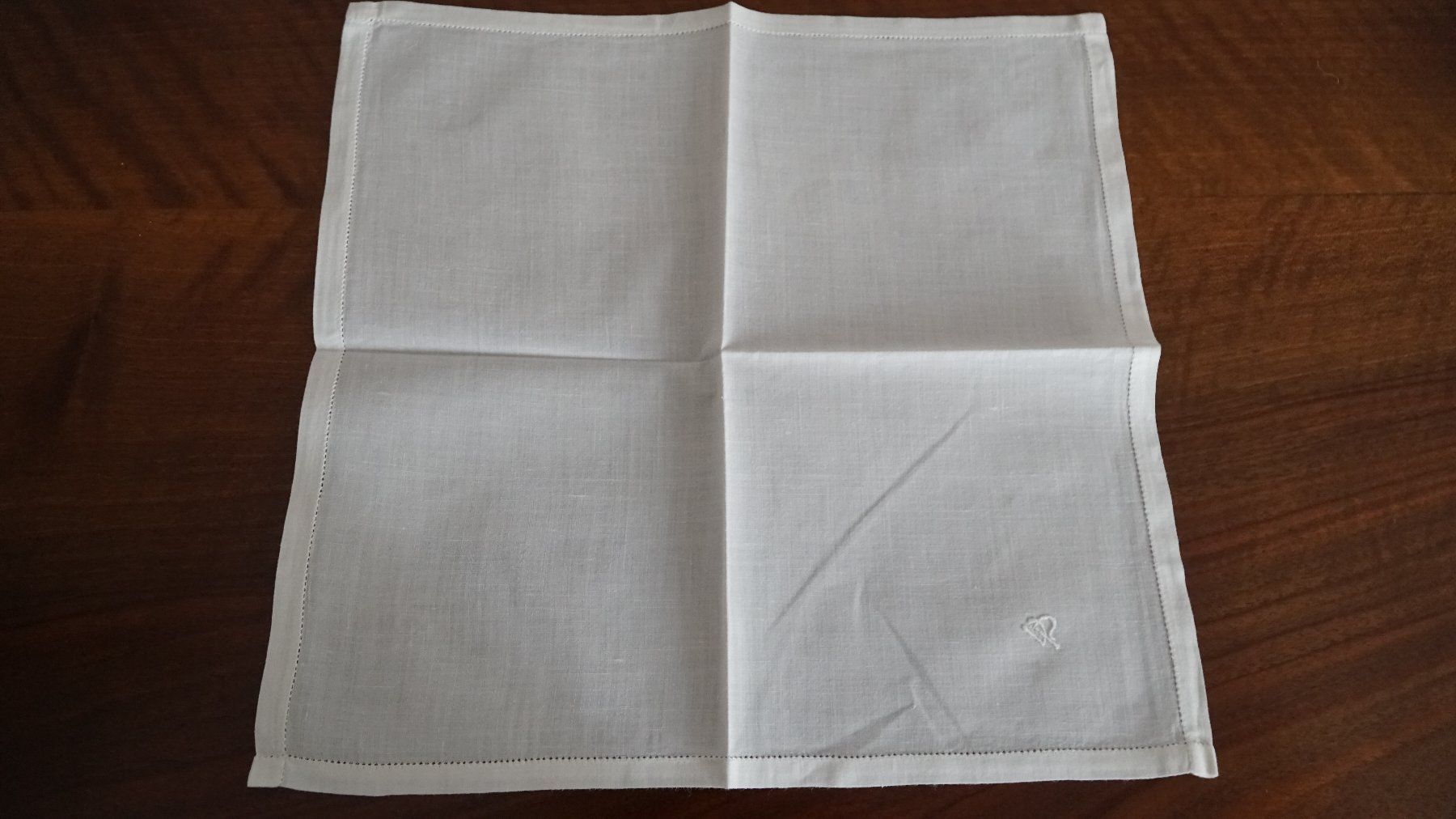 Sonstige Kleidung & Accessoires: Taschentücher 27x26.5cm.  Monogramm – Neu (gemäss Beschreibung) aus Bern von Antikbatik 1