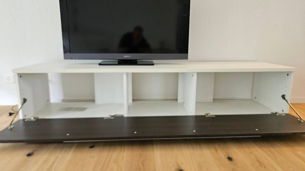 TV Möbel: Lowboard Weiss mit Dunkelbrauner Front – Gebraucht aus Hinwil von Thomehack 2