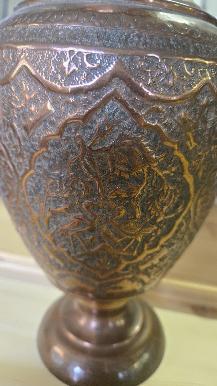 Vase & Récipients: Antike Kupfervase mit Blumenmuster – D'occasion à Uzwil par BrokiFloh 6