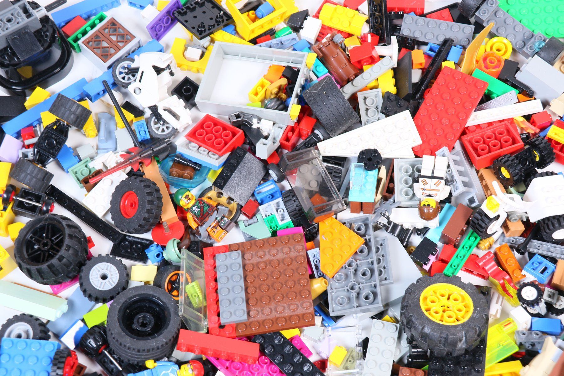 Lego Kit di costruzioni: 1.5 kg. Legoteile mit Minifiguren – Usato da Hettlingen venduto da Scholi99 2