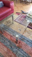 Glas / Sofatisch. Metall Füsse. guter Zustand.70x70 cm