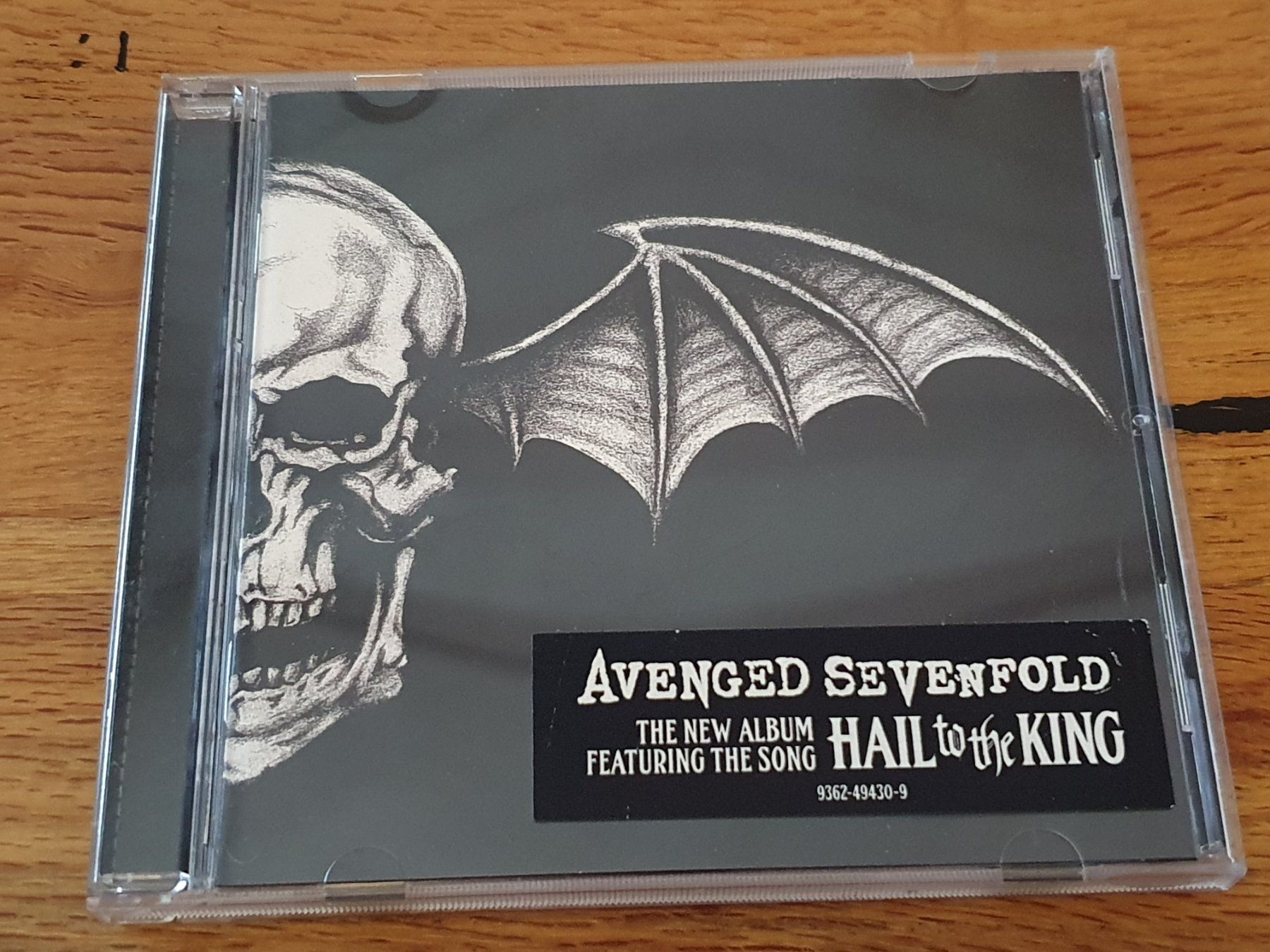 CD: Avenged Sevenfold - Hail to the King CD – Usato da Auenstein venduto da Trilos