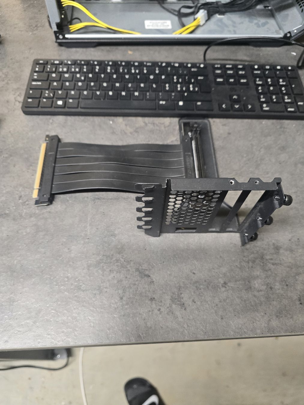 Schede grafiche: Phanteks Vertikales GPU-Bracket – Usato da Münchenbuchsee venduto da ModellBlitz 1